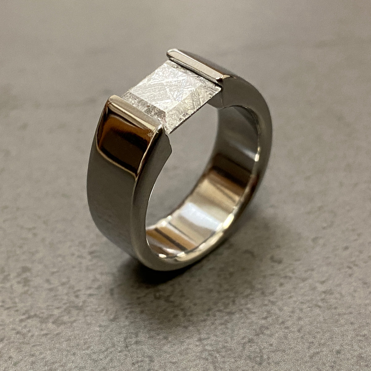 Mojo Tension - Mens Titanium Ring Tension Setting